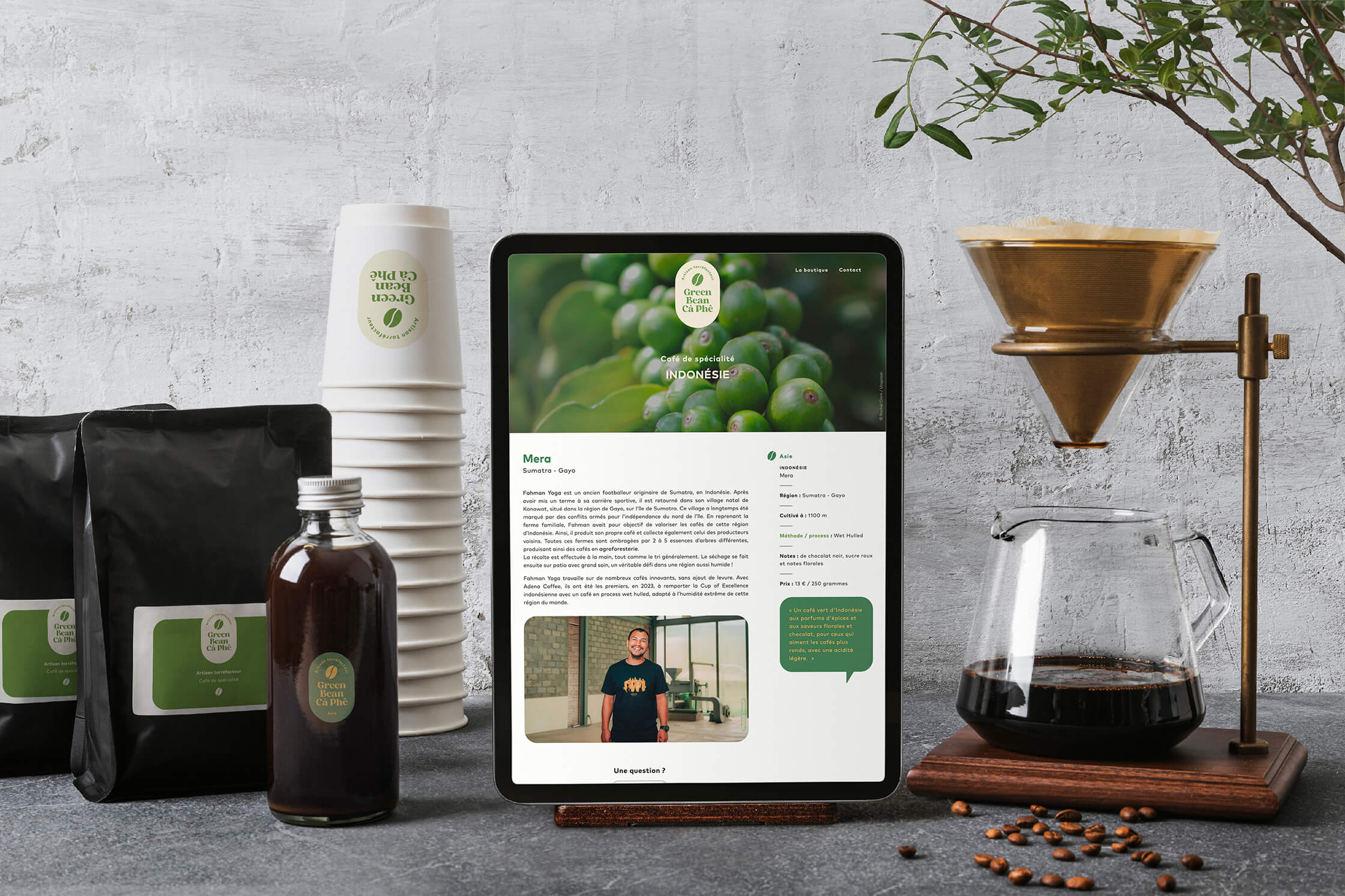 Mockup tablette et stickers Green Bean Cà Phê