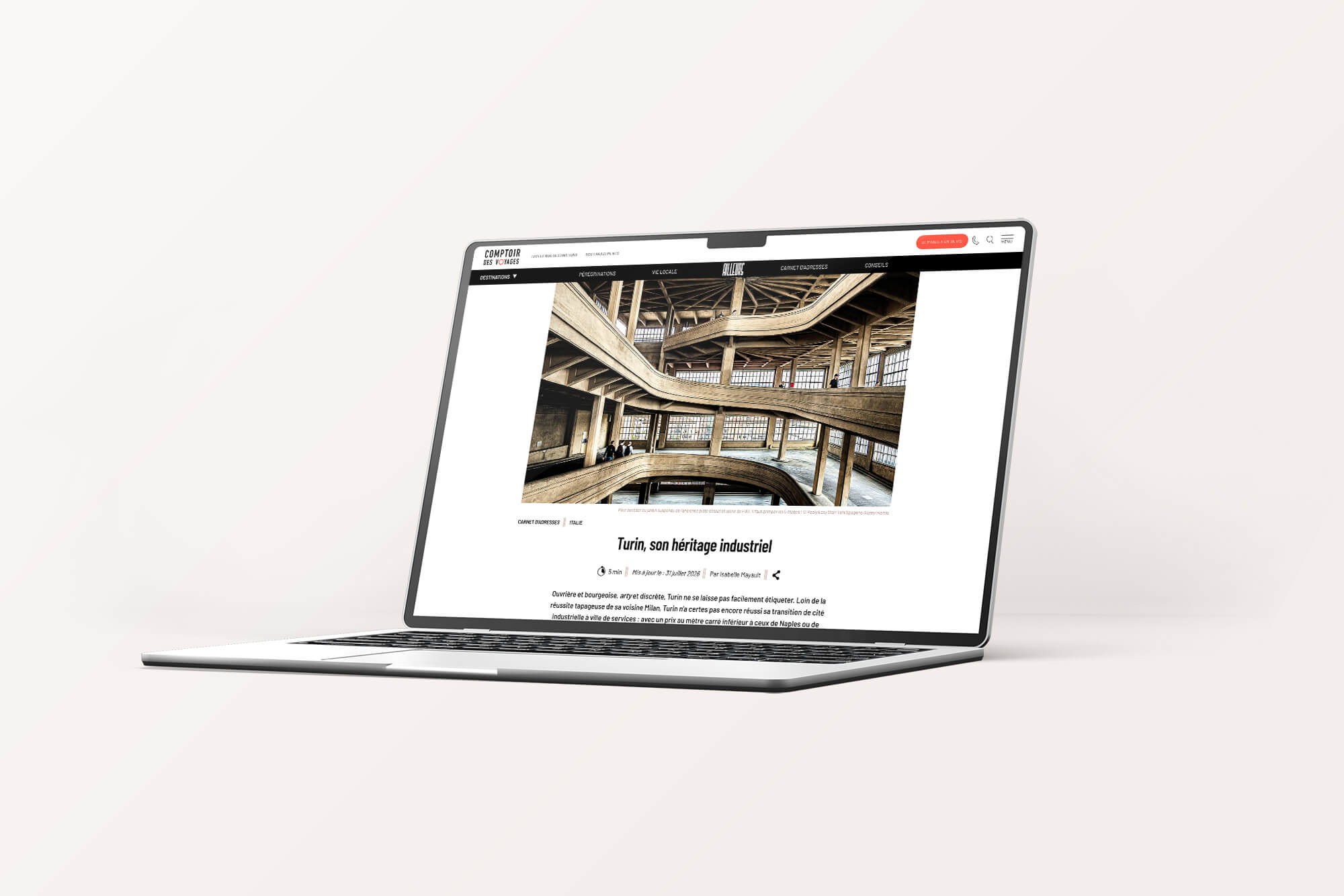 article Magazine Ailleurs Comptoir des Voyages sur laptop